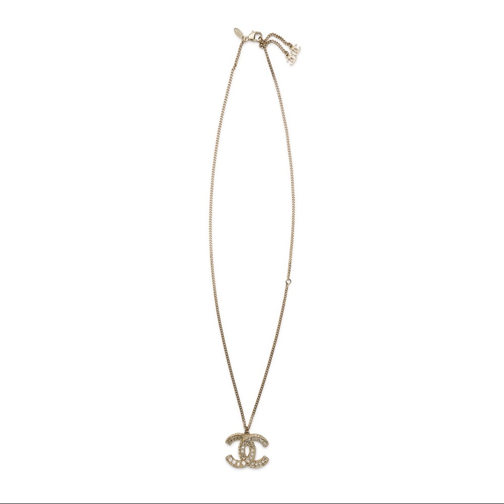 ⭐️ SOLD ⭐️ Authentic Chanel Gold CC Charm Necklace - Picture 3 of 10
